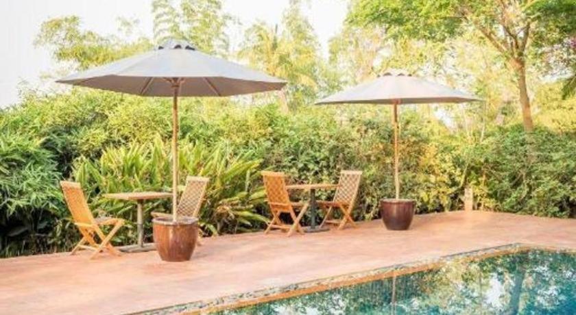 Le Relais De Chhlong Hotel Kratie Bagian luar foto