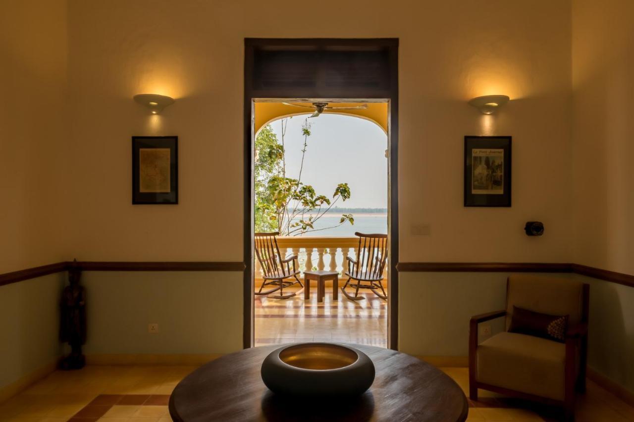 Le Relais De Chhlong Hotel Kratie Bagian luar foto