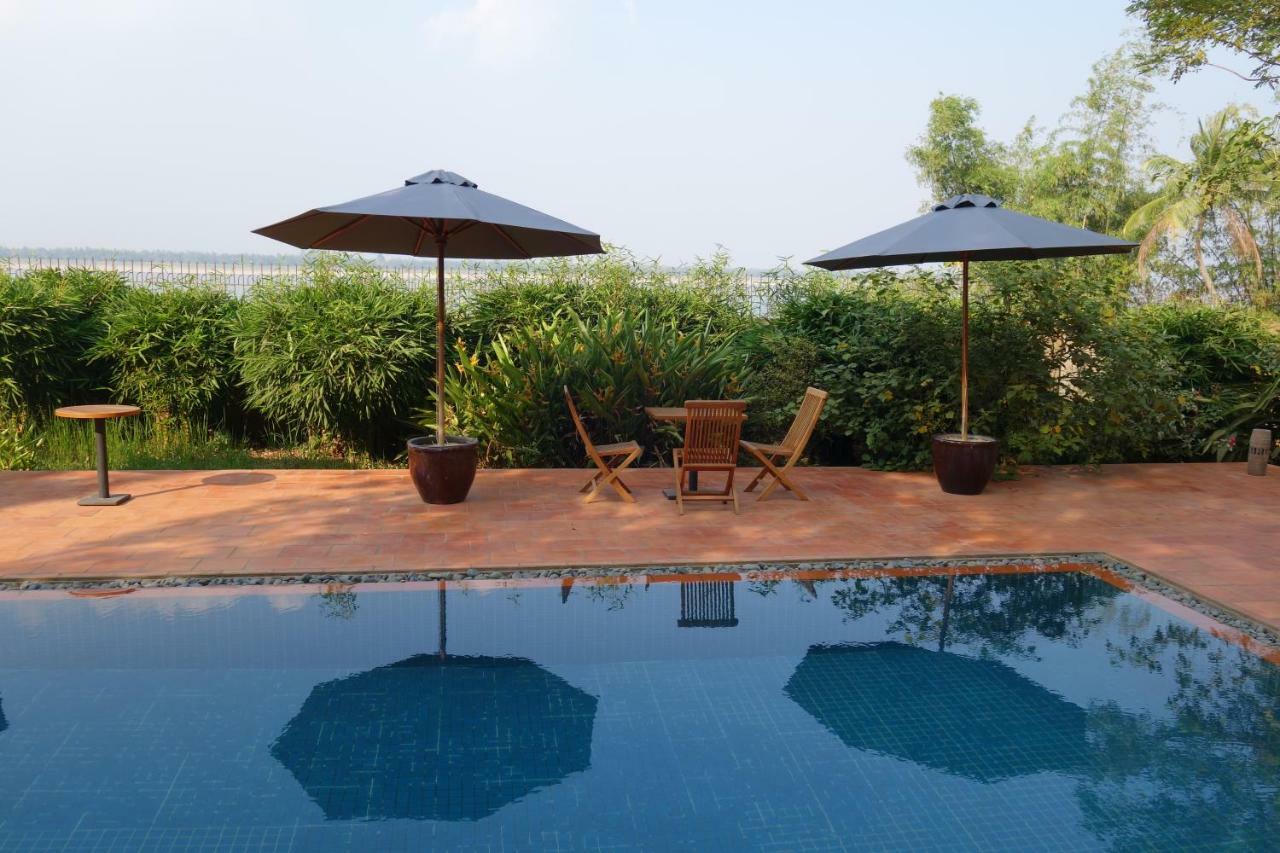 Le Relais De Chhlong Hotel Kratie Bagian luar foto